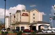 Hampton Inn & Suites - Airport